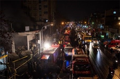 پایان عملیات ۲۴ ساعته آتش‌نشانان در خیابان ۱۷ شهریور