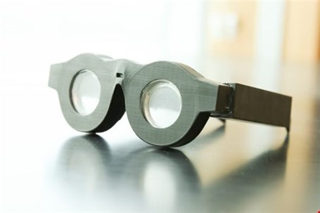 این عینک هوشمند می تواند مانند چشم انسان، روی یک نقطه زوم کند