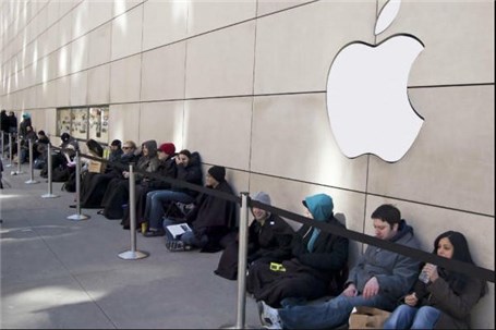 اپل در نخستین روز عرضه آیفون۸ شرمنده شد