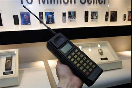 اولین تلفن همراه سامسونگ را ببینید