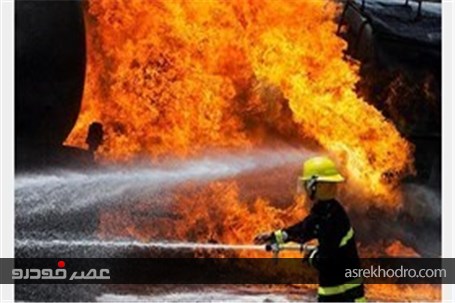 آتش سوزی در انبار لوازم خانگی در کرج + عکس