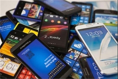 گوشی‌های واردشده با ارز دولتی به قیمت آزاد فروخته می‌شوند
