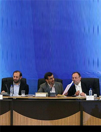 احتمال برکناری وزیران نفت و صنایع تا پایان سال