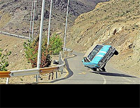 واژگونی 30 دستگاه خودرو در تصادفات دیروز