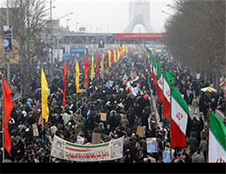 حضور حماسی گروه صنعتی ایران خودرو در راهپیمایی یوم الله 22بهمن