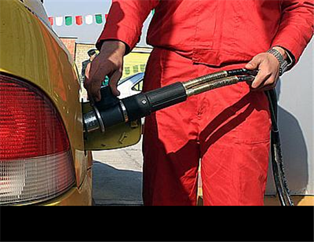 قیمت بنزین سهمیه‌ای 400 تومان