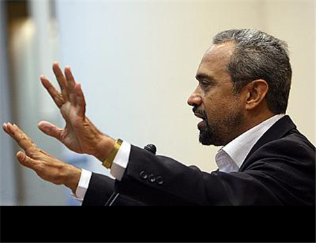 هشدار نهاوندیان در مورد واگذاری ایران‌خودرو
