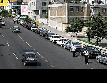 خودروهای دوگانه‌سوز همچنان پشت صف‌های دراز جایگاه‌ها