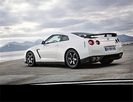 زلزله مانع تحویل نیسان GT-R  مدل 2012 نمی شود