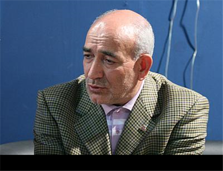 تحقق شعار جهاد اقتصادی را به عنوان یک فرض شرعی لازم الاجرا می‌دانیم