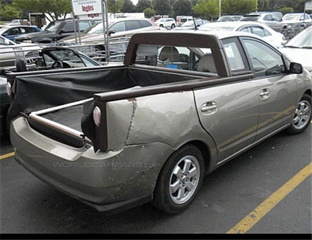تویوتا Prius   به شکل وانت