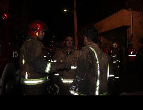 خسارات ده‌ها میلیاردی بر اثر آتش‌سوزی انبار لوازم یدکی خودرو