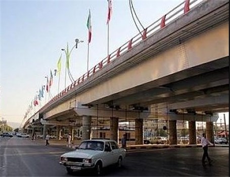 اتمام عملیات نصب عرشه در پل تقاطع ادامه بزرگراه شهید حکیم با خطوط مترو تهران- کرج