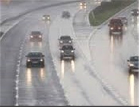 ترافیک نیمه سنگین و باراش باران در جاده‌های کشور