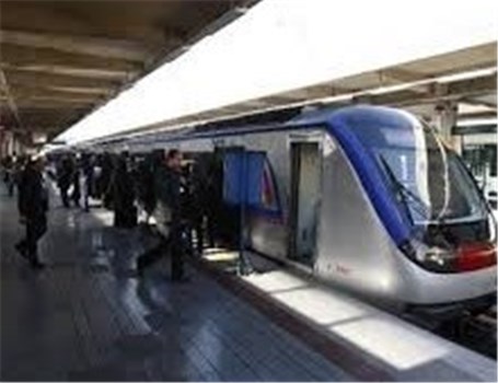 مترو گلشهر کرج - صادقیه در ایستگاه وردآورد متوقف شد