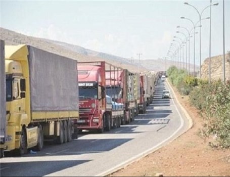 تصمیمات مهم برای شکستن صف های ۹ کیلومتری کامیونها در مرز ماهیرود