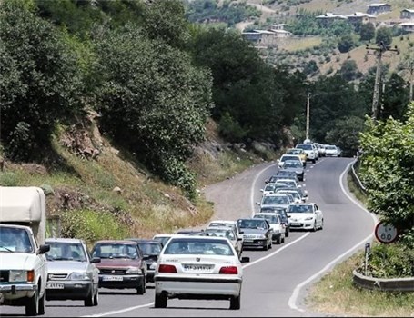 ترافیک نیمه سنگین و جوی آرام در جاده‌های کشور