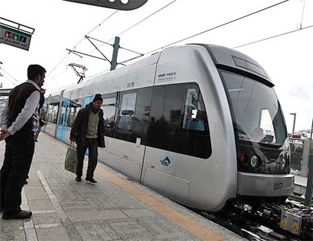 توسعه قطارهای حومه ای ، راه حلی برای رفع آلودگی هوای تهران