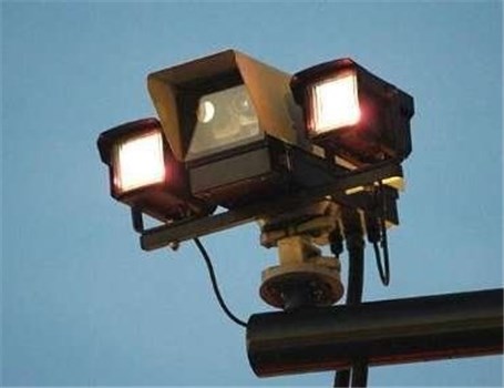 نصب دوربین‌های ثبت تخلف و المان‌های ترافیکی در بزرگراه آزادگان