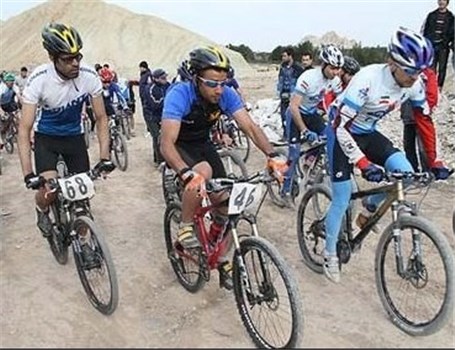 اولین همایش بزرگ دوچرخه سواری قزوین در هفته سلامت برگزار شد