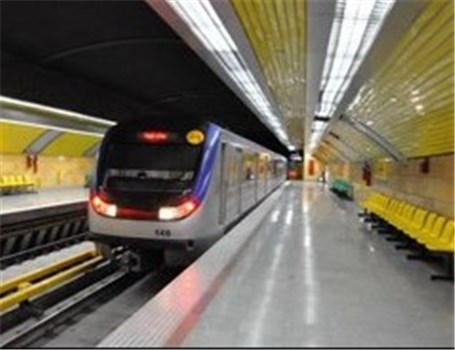 فعالیت مترو تهران را به سیاست گره نزنیم