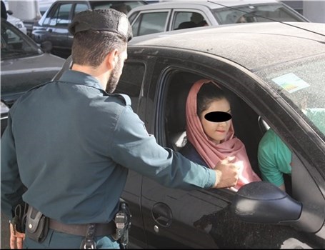 برخورد پلیس با بدپوششی و کشف حجاب در بزرگراه‌های تهران