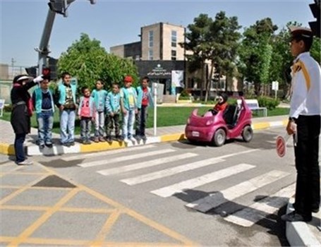 آموزش فرهنگ ترافیک حلقه‌ای مفقوده در زنجان