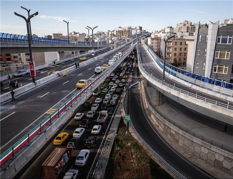 ماموری که « درِ» بزرگراه هوشمند پایتخت را ترافیک به ترافیک باز می‌کند