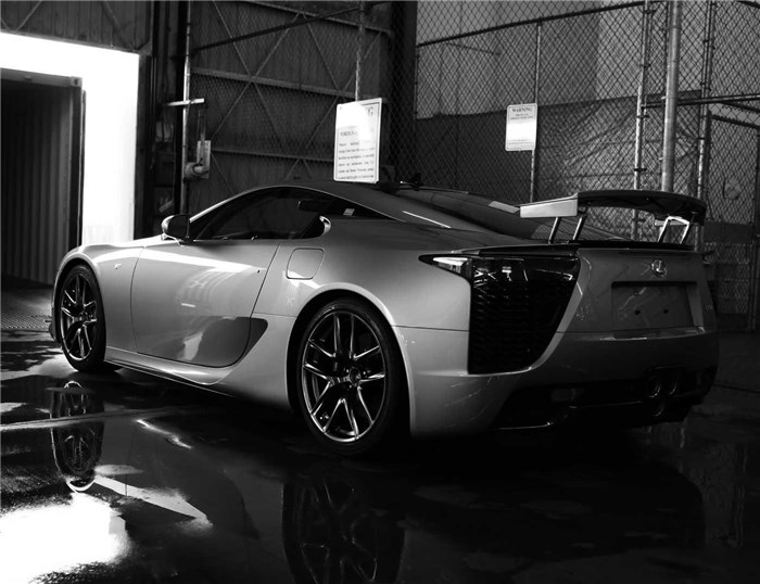لکسوس LFA