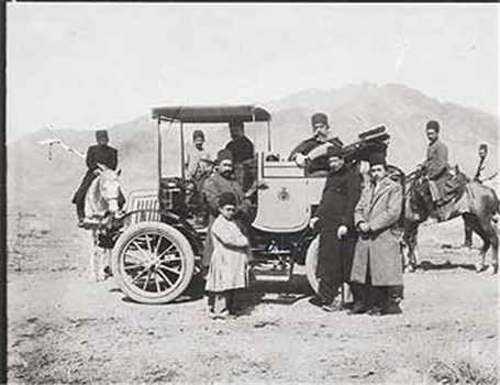 تصویر نخستین اتومبیل وارد شده به ایران ،۱۱۴سال قبل