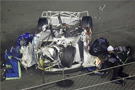 حادثه در مسابقات اتومبیل رانی ناسکار