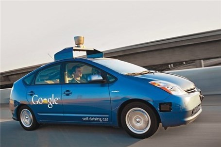 خودرو گوگل تصادف کرد