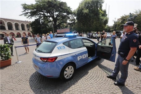 پلیس ایتالیا سوار بر سئات اسپانیایی