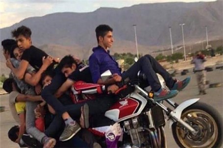 موتورسواری 10 نفره در ایران!
