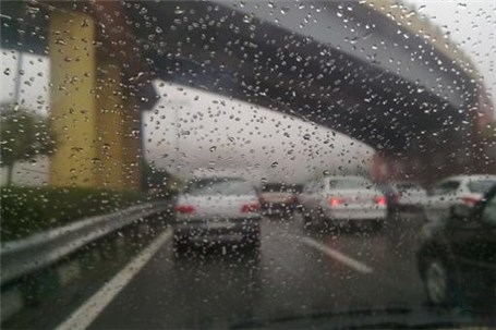بارش باران در جاده‌های استان گیلان