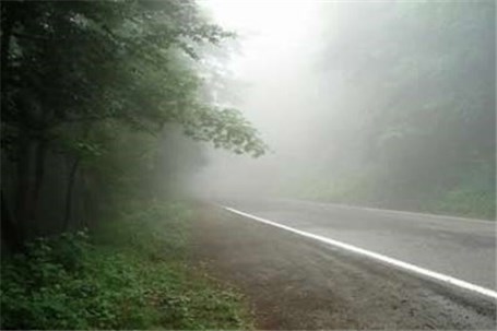 مه و کولاک در جاده های دو استان
