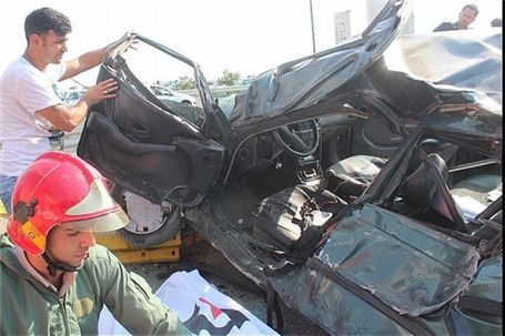 واژگونی خودرو سواری در بزرگراه آزادگان تهران هفت مصدوم برجا گذاشت