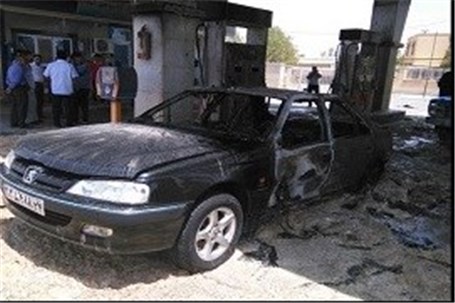 2خودرو در پمپ بنزین ماهشهر در آتش سوختند