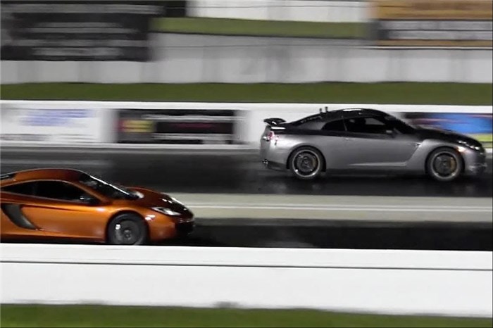 رقابت نیسان GT-R با مک لارن MP4-12C در پیست (ویدئو)