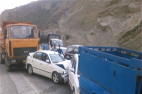 برخورد سواری با کامیون در آزادراه نطنز - اصفهان چهارمصدوم برجا گذشت
