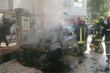 آتش سوزی خودرو سواری در پارکینگ