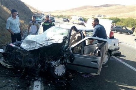 برخورد خودرو سواری عبوری از جاده زنجان - بیجار، عابر را به کام مرگ فرستاد