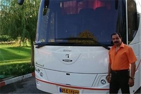 توریست‌های خارجی از اتوبوس‌های اسکانیا استقبال می‌کنند