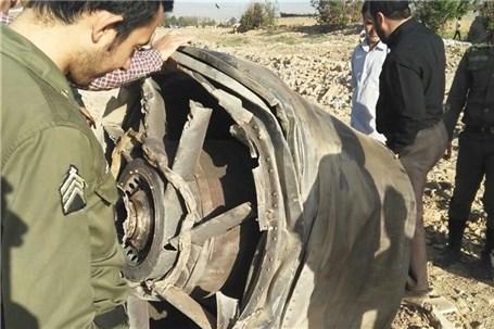 سقوط قطعاتی از یک هواپیمای مسافربری در حوالی اسلامشهر