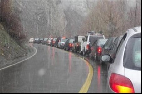 لغزندگی راه های البرز وترافیک سنگین در آزادراه تهران - کرج - قزوین