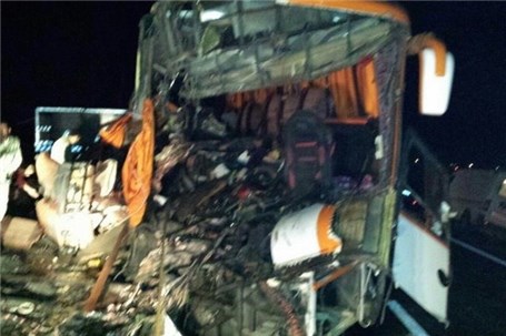 برخورد مرگبار اتوبوس با کامیون