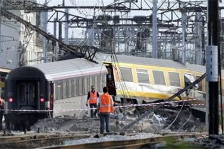 تصادف قطار مسافربری با کامیون در آلمان