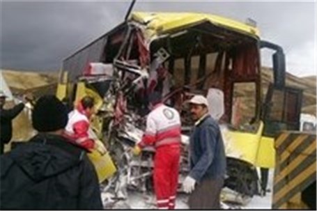تصادف خاور با اتوبوس در تهران با 6 زخمی