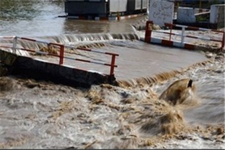 غرق شدن خودرو پراید با ۵ سرنشین در شهرستان رودان استان هرمزگان