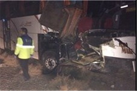 برخورد اتوبوس و کامیون در اتوبان تبریز ـ زنجان ۶ کشته و زخمی برجای گذاشت